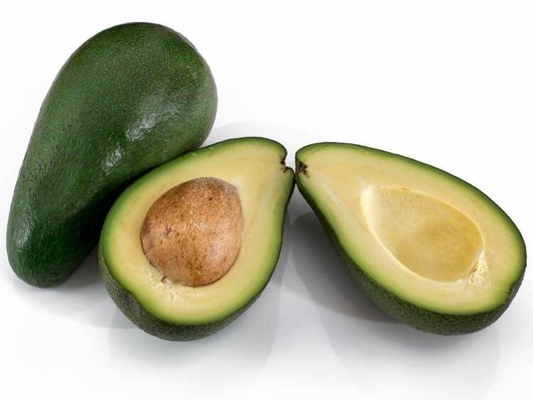 Epicerie locale proposant des avocats d'Hass bio