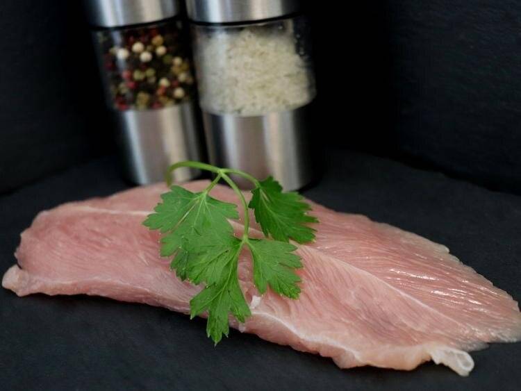 Epicerie locale proposant de l'escalope de dinde fermière et locale de Normandie