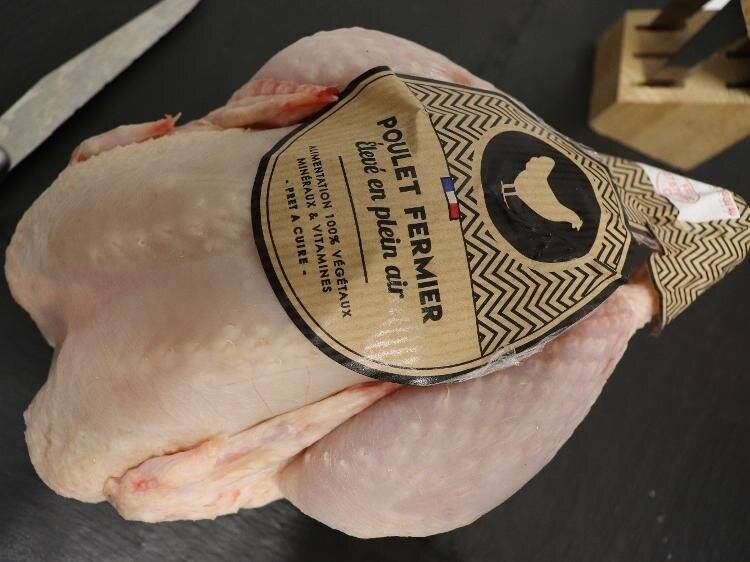 Epicerie locale proposant du poulet fermier local de Normandie