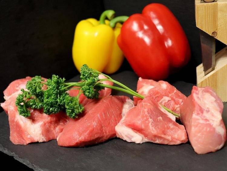 Epicerie locale proposant du sauté de porc fermier