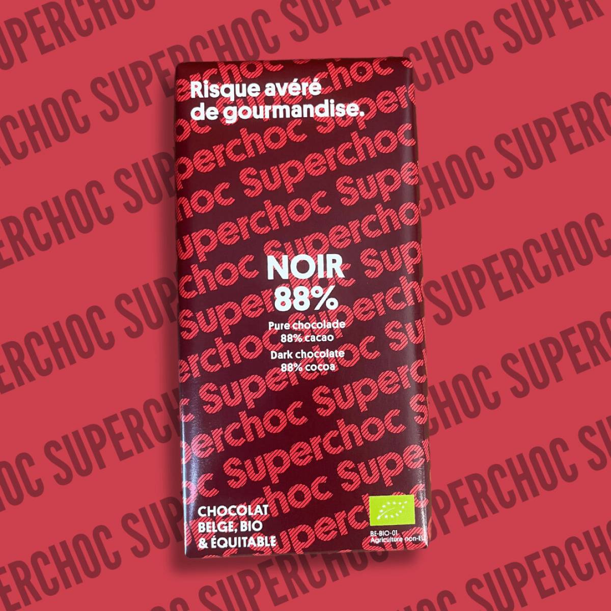 Epicerie locale proposant des tablettes de chocolat bio