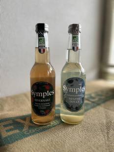 Epicerie locale proposant des boissons bio et faibles en calories  